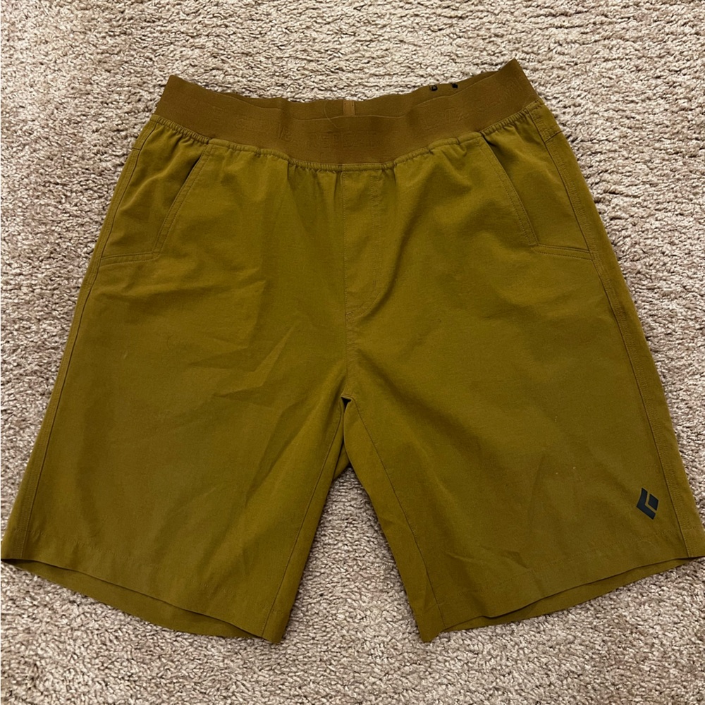 Black diamond LT Sierra Short. Men’s size Medium, color is mustard brown